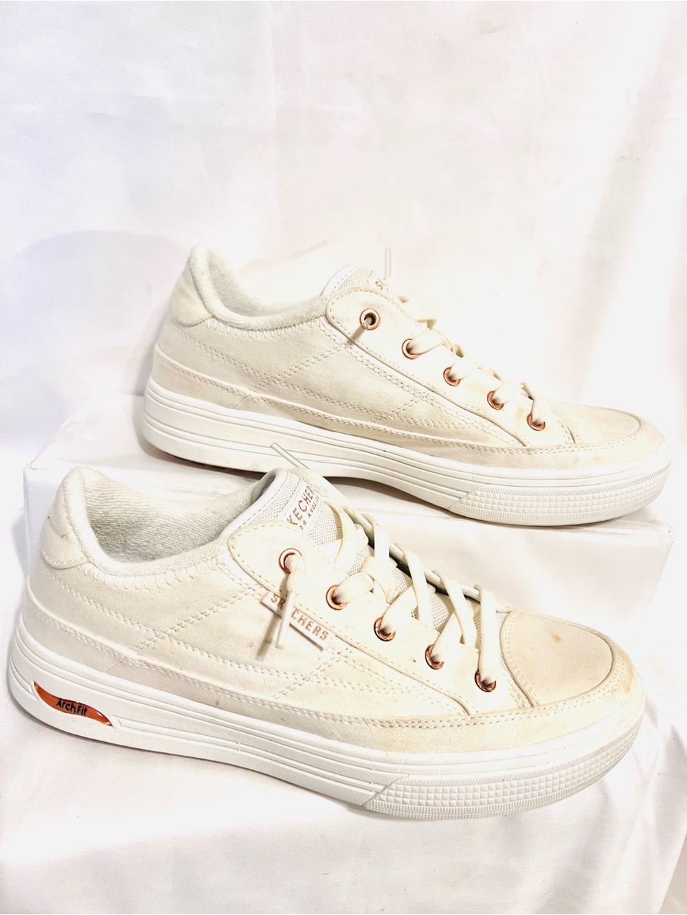 Skechers Los Angeles Air Cooled Arch Fit Women's Low-Top Slip On Sneakers-Sz. 7